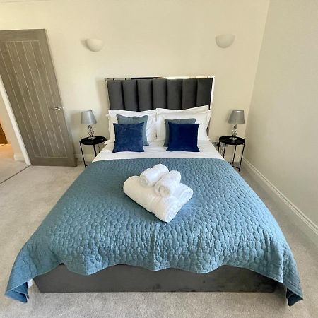 Exquisite Apartment, Stone Throw From The Beach Bournemouth Kültér fotó