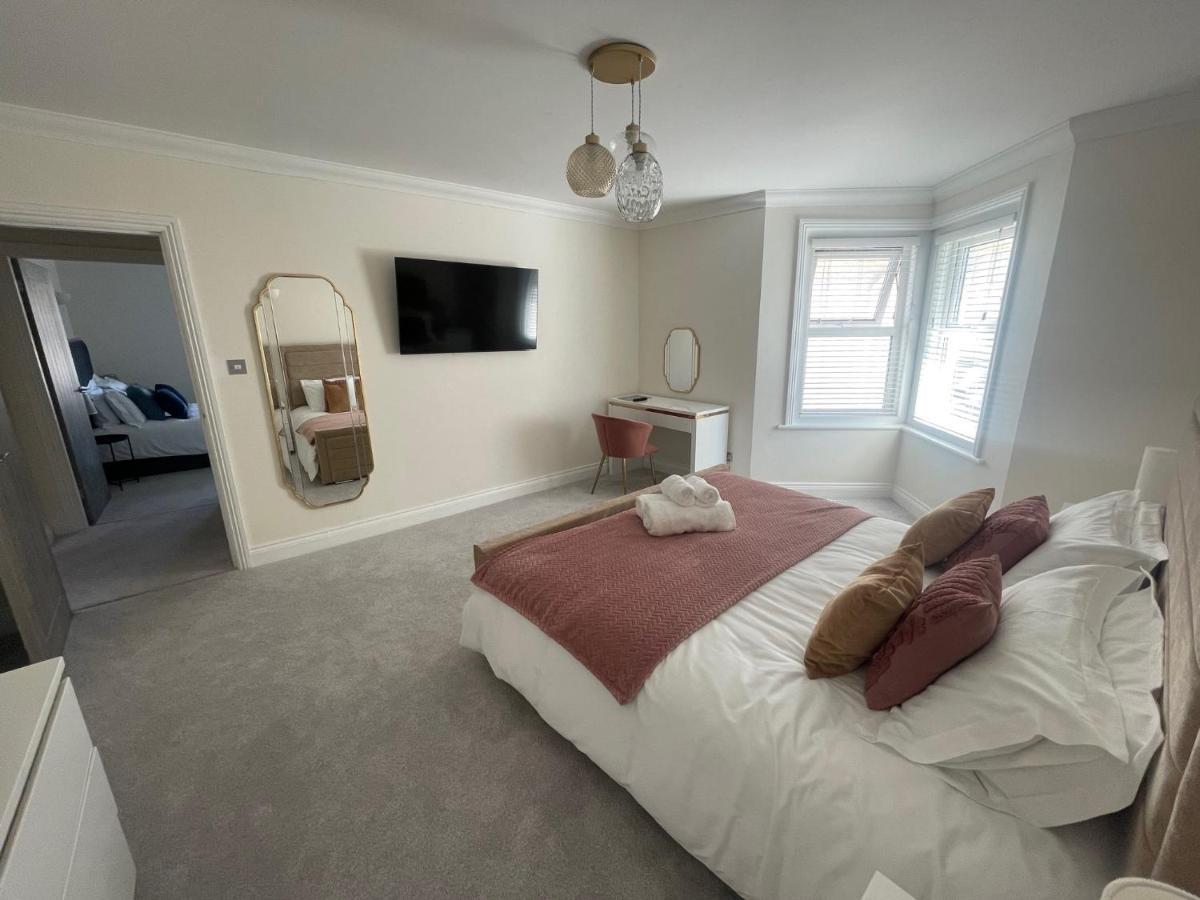 Exquisite Apartment, Stone Throw From The Beach Bournemouth Kültér fotó