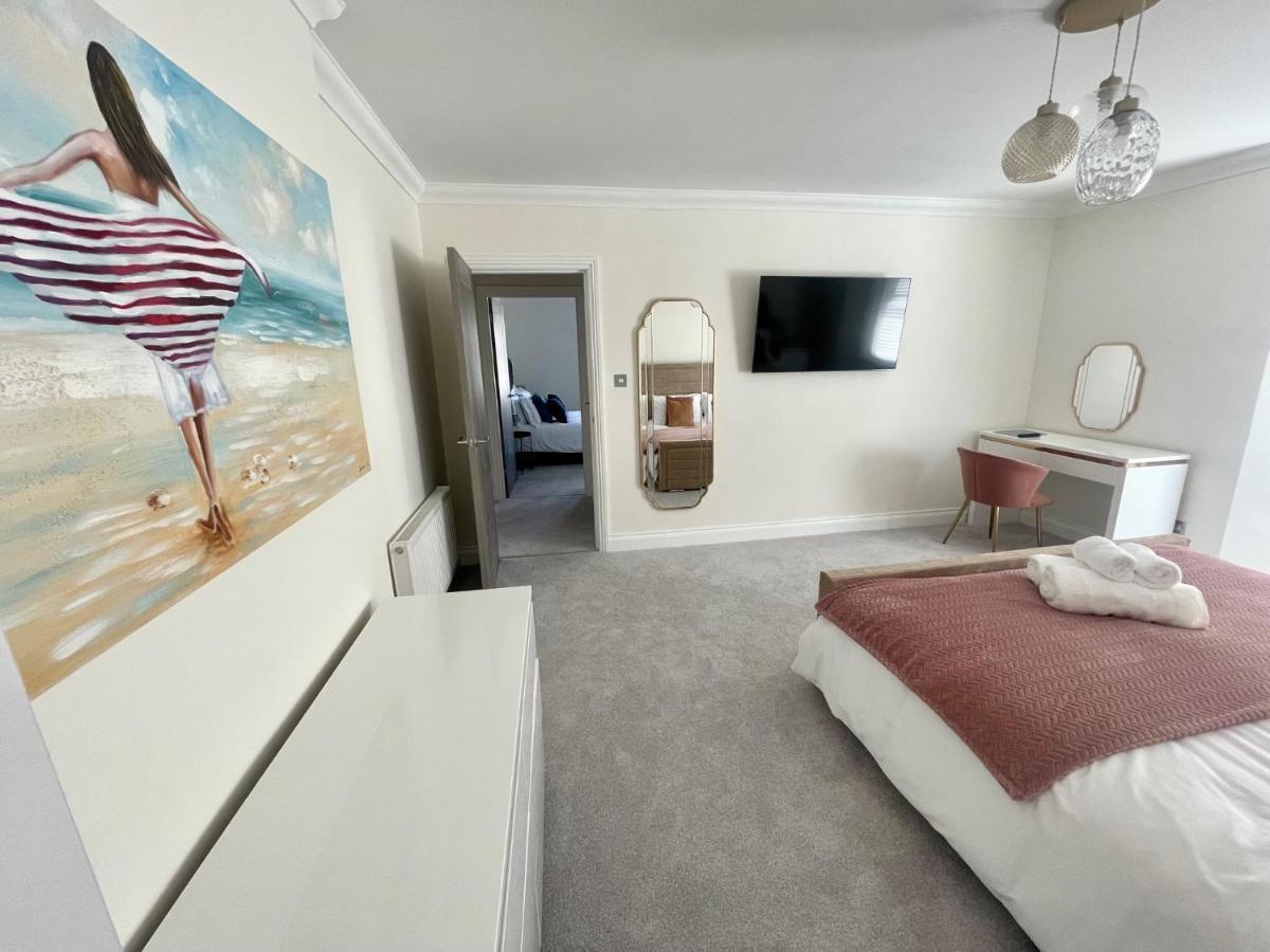 Exquisite Apartment, Stone Throw From The Beach Bournemouth Kültér fotó