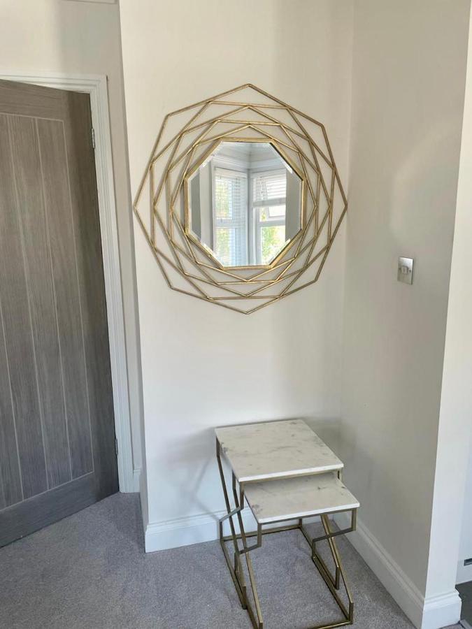 Exquisite Apartment, Stone Throw From The Beach Bournemouth Kültér fotó