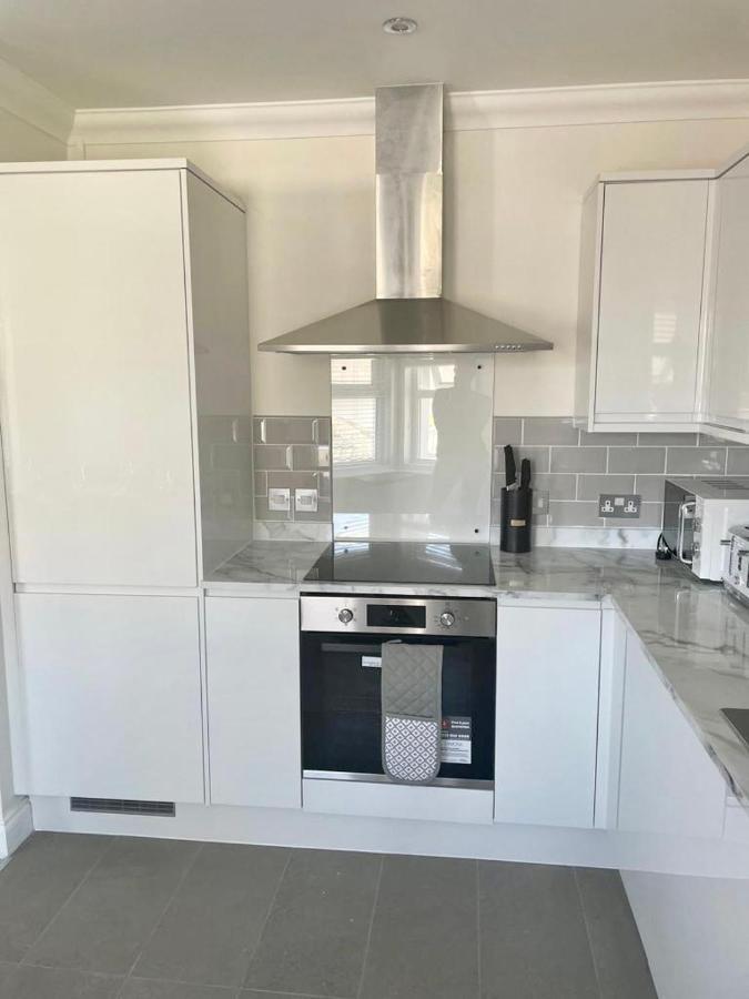 Exquisite Apartment, Stone Throw From The Beach Bournemouth Kültér fotó