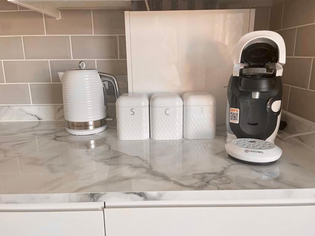 Exquisite Apartment, Stone Throw From The Beach Bournemouth Kültér fotó