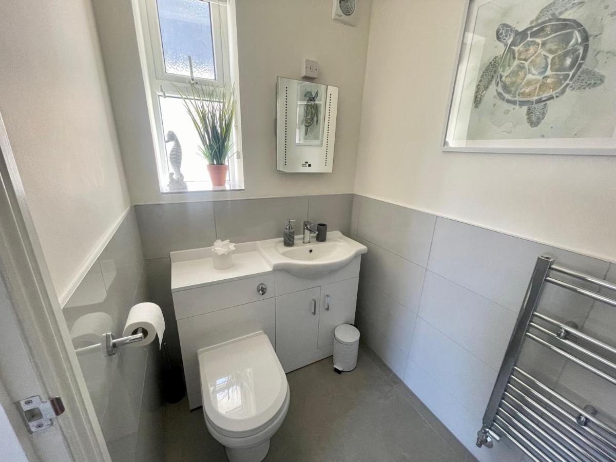 Exquisite Apartment, Stone Throw From The Beach Bournemouth Kültér fotó