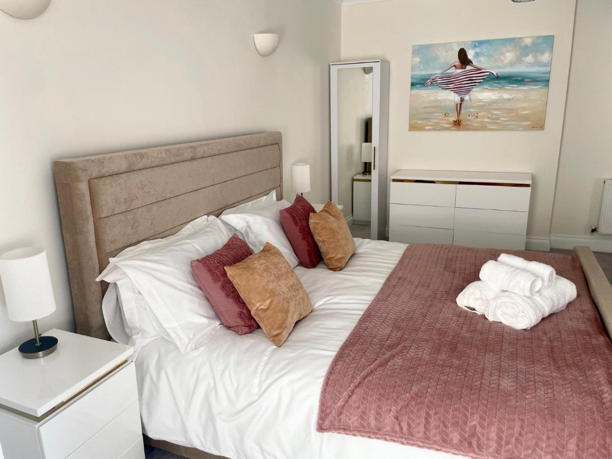 Exquisite Apartment, Stone Throw From The Beach Bournemouth Kültér fotó