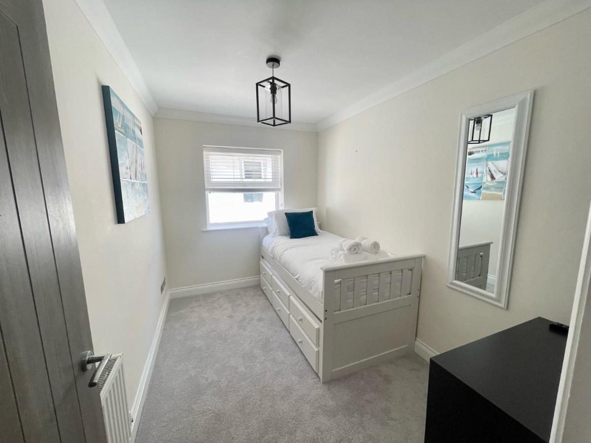 Exquisite Apartment, Stone Throw From The Beach Bournemouth Kültér fotó