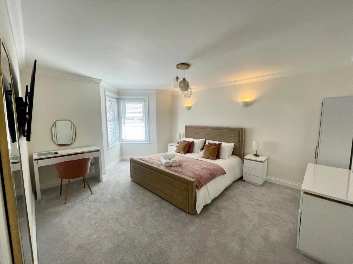 Exquisite Apartment, Stone Throw From The Beach Bournemouth Kültér fotó