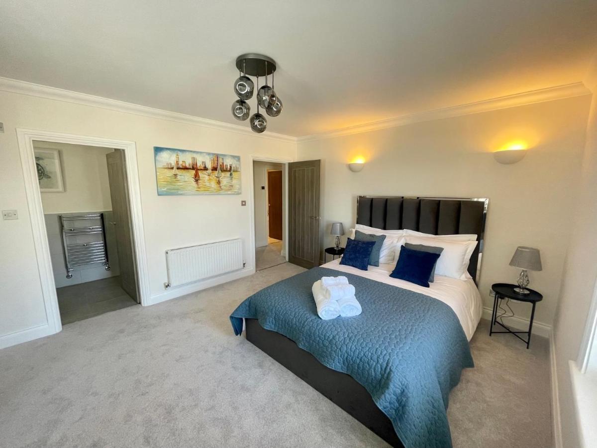 Exquisite Apartment, Stone Throw From The Beach Bournemouth Kültér fotó