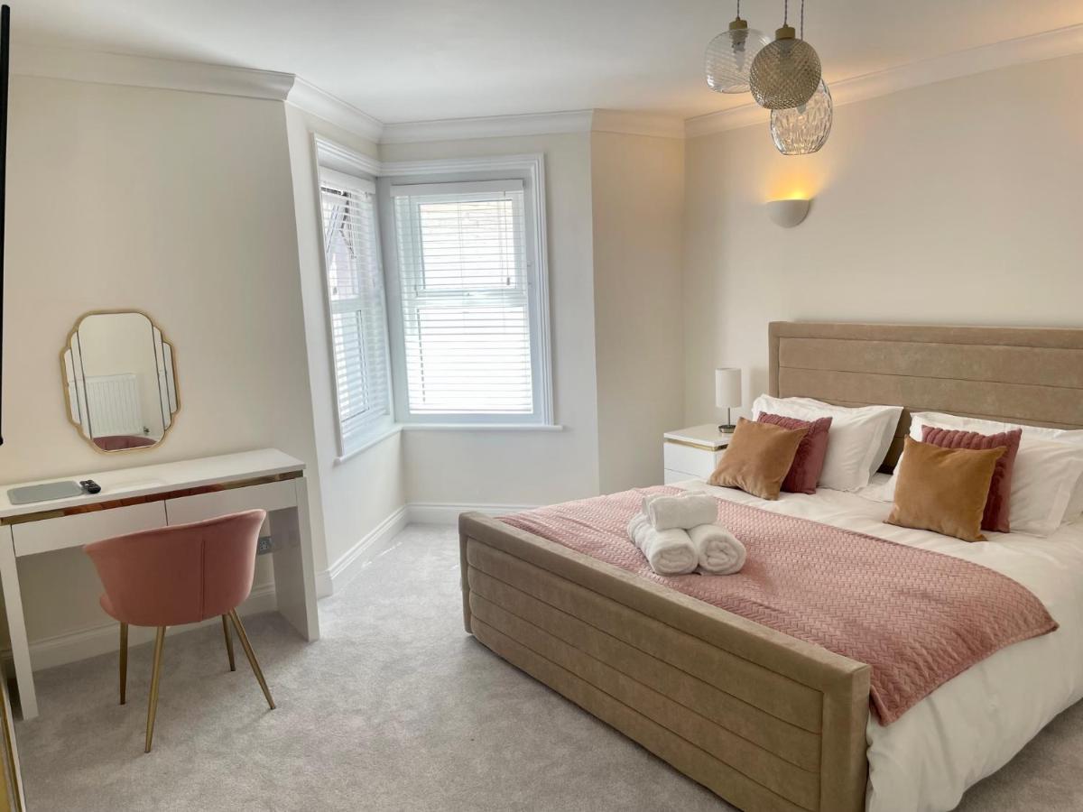 Exquisite Apartment, Stone Throw From The Beach Bournemouth Kültér fotó