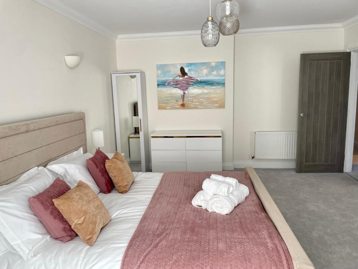 Exquisite Apartment, Stone Throw From The Beach Bournemouth Kültér fotó